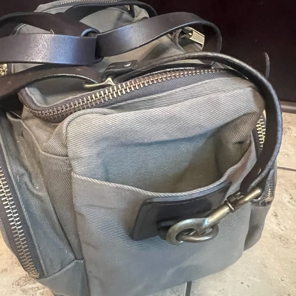 Filson Sportsman Utility Style 266 Bag in Otter Green - Picture 3 of 16